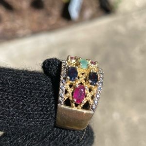 Vintage women’s multi colored stones ring